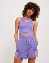 Hunkemöller - Träningsshorts - Purple - HW Woven Short Stax - Träningskläder