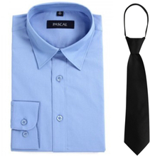 Blå skjorte med svart slips