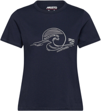 W Marina Graphic Ss Tee T-shirts & Tops Short-sleeved Marineblå Musto*Betinget Tilbud