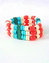 Houtenkralen armband in turquoise, wit en rood