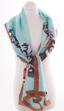 Turquoise zijden sjaal met vlinderprint