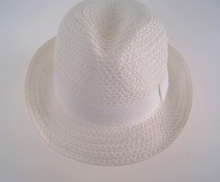 Witte fedora hoed