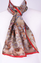 Rood/ bruine satijn zijden sjaal met bloemenprint