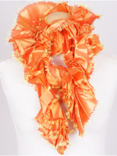 BoFF strokensjaal in oranje-geel met weerschijn