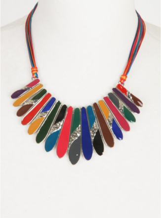 Korte halsketting van waxkoord met geëmailleerde gekleurde hangers