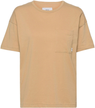 Dusk T-Shirt T-shirts & Tops Short-sleeved Beige Makia*Betinget Tilbud