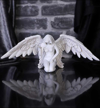 Angel's Offering - Knelende Engelfigur 38 cm