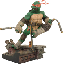 Diamond Select - TMNT Teenage Mutant Ninja Turtles Gallery DLX Michaelangelo PVC Statue