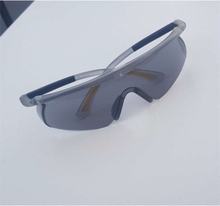 Occhiali di protezione protettivi da lavoro in plastica anti urto lente fumè Pegaso