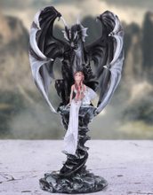 Nya - Stor Gotisk Fairy og Drage Figur 37,5 cm