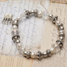 Pearls for Girls. Armband med pärlor och silverdetaljer
