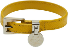 Pre-eide Saffiano Leather Logo Charm Wrap-armbånd