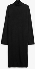 Long sleeved rib knit midi dress - Black