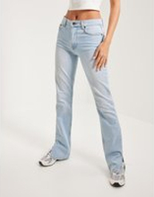 Nelly - Straight jeans - Ljus Blå - Mid Waist Slit Denim - Jeans