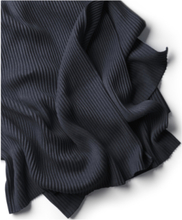 Pleece Throw Home Textiles Cushions & Blankets Blankets & Throws Black Design House Stockholm