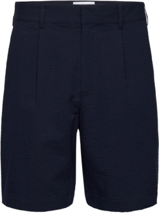 Linton Pleat Short Seersucker Navy Designers Shorts Chinos Shorts Navy Wax London