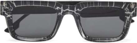 Victor Accessories Sunglasses D-frame- Wayfarer Sunglasses Black Komono