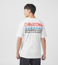 size? x Chinatown Market Rewards T-Shirt, vit