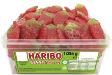 Haribo Giant Strawbs - Ask med Jordgubbs Vingummi 1056 gram