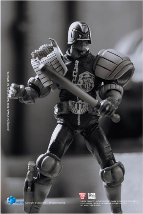Hiya Toys Judge Dredd Exquisite Mini 1:18 Scale Figure - Black and White Judge Dredd