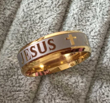Ring "Jesus" i Titanium- och 18K Guldplätering