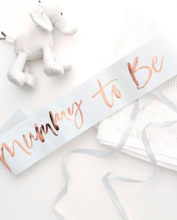 Hvitt Ordensbånd med Rose Gullfarget Mommy to Be Tekst - Twinkle Twinkle