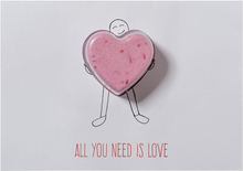 Badbombskort, “All You Need Is Love”