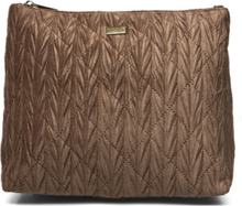 Triangle Cosmetic Bag Quilted Taupe Toilettaske Brown Pipol's Bazaar