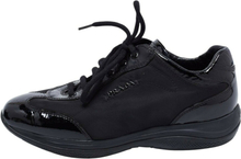 Prada Black Patent Leather and Fabric Lace Up joggesko