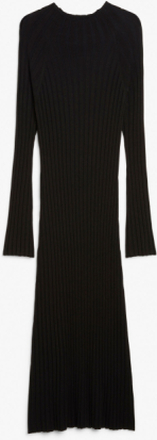 Long sleeved rib knit maxi dress - Black