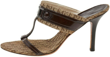 Pre-eide lerret og patentskinn T-stropp sandaler