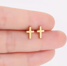 Örhängen "Tiny Cross" i 18K Guldplätering