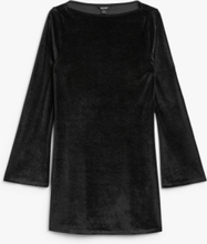 Long sleeved velvet midi dress - Black