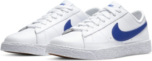 Nike Blazer Low Older Kids' Shoe - White