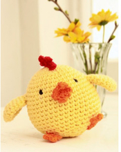 Chicken Little by DROPS Design - Pskkyckling Virkmnster 12 cm - One Size