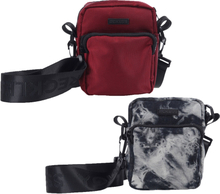 YOUNG & RECKLESS Core Shoulder-Bag Umhänge-Tasche mit abnehmbarem und verstellbarem Gurt Schwarz oder Rot