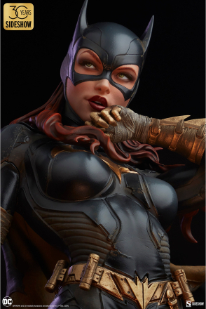 Sideshow Batgirl Premium Format 22 Figure