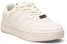 Shoes Low-top Sneakers White United Colors Of Benetton
