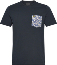 Floral Print Pocket T-Shirt Tops T-Kortærmet Skjorte Navy Lyle & Scott