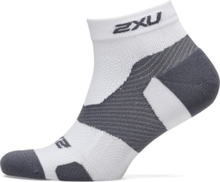 Vectr Lgt Cush 1/4 Crew Socks Lingerie Socks Footies/Ankle Socks Hvit 2XU*Betinget Tilbud