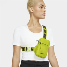 Nike Sportswear Essentials Hip Pack (Small) - Green