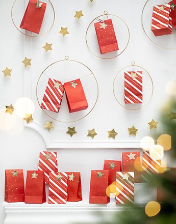 24 stk Røde Poser i Tre Forskjellige Design / Julekalender med Klistremerker