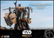 Hot Toys Star Wars The Mandalorian 1:6 Scale Mandalorian and Grogu Deluxe Edition Statue (30cm)