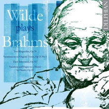Brahms: Wilde Plays Brahms