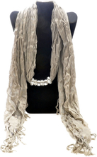 Bomullsscarf i moderiktig modell med "hänge" -Camel