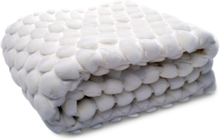 Egg Throw 130X170Cm Home Textiles Cushions & Blankets Blankets & Throws White Ceannis