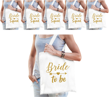 Vrijgezellenfeest dames tasjes/ goodiebag pakket: 1x Bride to Be wit+ 5x Bride Squad wit