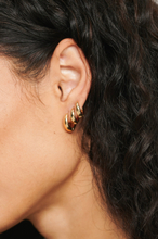 NA-KD Accessories Återvunna korta hoopörhängen (2-pack) - Gold